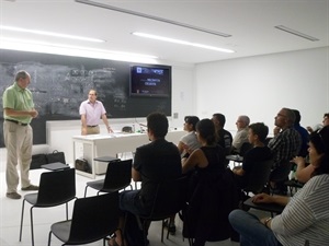 Andreu Bonet, profesor UA y coordinador del curso, en la presentación de la actividad