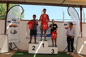 *Foto Iván Terrón. "Batigas" Llorens en lo más alto del podium en categoría junior