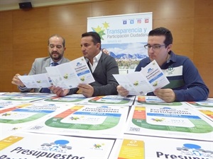 Juan Manuel Roa, pte. Asociación Transparencia Pública, Bernabé Cano, alcalde de La Nucía y Pepe Cano, concejal de Transparencia.