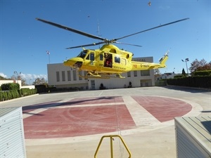 Antes de empezar el acto ha aterrizado el helicóptero de bomberos de la Diputación de Alicante