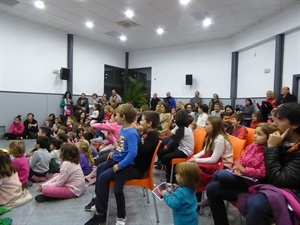 "La Magia de La Navidad" congregó a más de 100 personas en el CS Pinar de Garaita