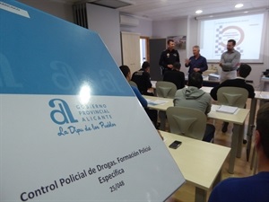 El "Curso de Detección de Drogas en la Conducción" está organizado por la Diputación de Alicante