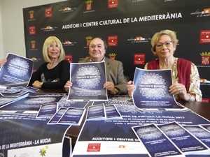 Pedro Lloret, concejal de Cultura, presentó el certamen junto a Flavia Benedetta e Isabel Marquina, representantes de la A.I.A.M. ("Academia Internazionale d'Arte Modern")