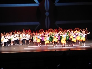 Baile final de los alumnos de Infantil del Colegio Muixara