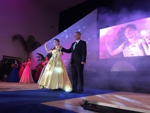 Àngela COmpany, reian 2017, subió al escenario acompañada por su padre Ximo Company