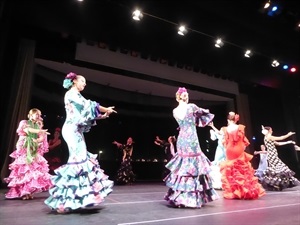 Una de las 24 piezas que interpretaron las alumnas de la Escuela de Danza de La Nucía