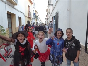 Escolares de todas las edades participaron en la Fiesta de Halloween