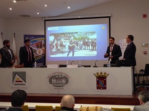 Representantes de la UCAM de Murcia durante su ponencia
