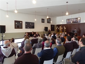 La conferencia "Sant Vicent, un valencià universal" se ha desarrollado en el CEM Captivador