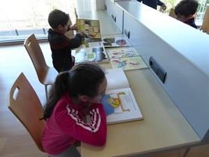 Esta actividad permite a los alumnos descubrir su Biblioteca Municipal