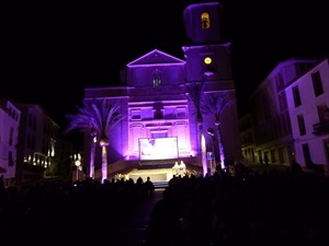 Este acto ha supuesto el "estreno" de la rehabilitada fachada de la Iglesia de La Nucía