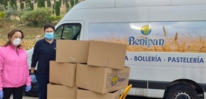 Donación de barras de pan de la empresa Benipan