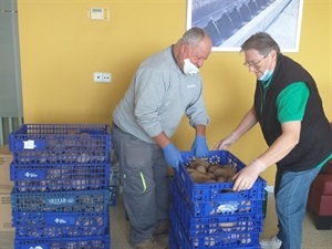 Empresas aportan su granito de arena donando patatas y frutas y verduras