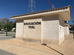La Sala de Educación Vial de la Ciutat Esportiva Camilo Cano es el lugar habilitado para este servicio