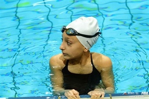 Nadadora Sincro La Nucía durante la prueba de figuras infantil