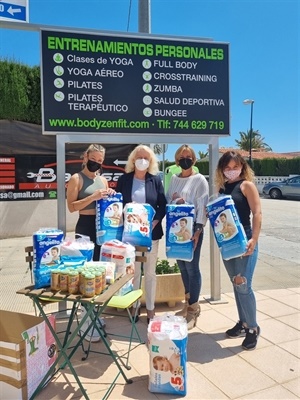 Las gerentes del gimnasio Body Zenfit de La Nucía junto a las concejalas Beatriz Pérez-Hickman y Mª Jesús Jumilla