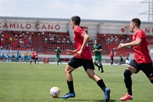 El CF La Nucía jugó su primer partido de pretemporada ante el Ëibar